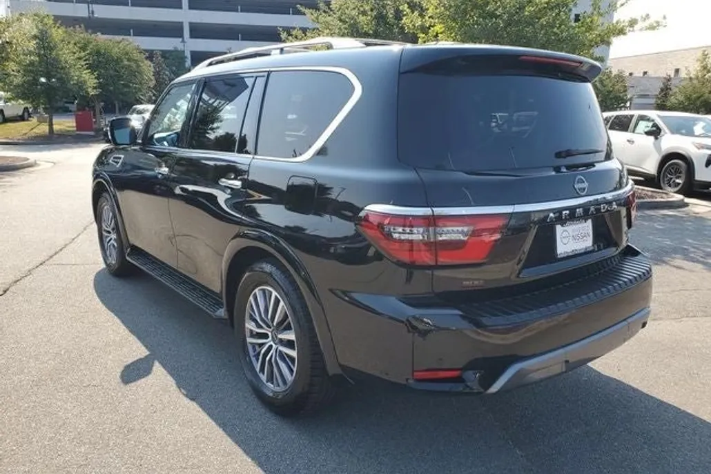 2024 Nissan Armada SL photo 1