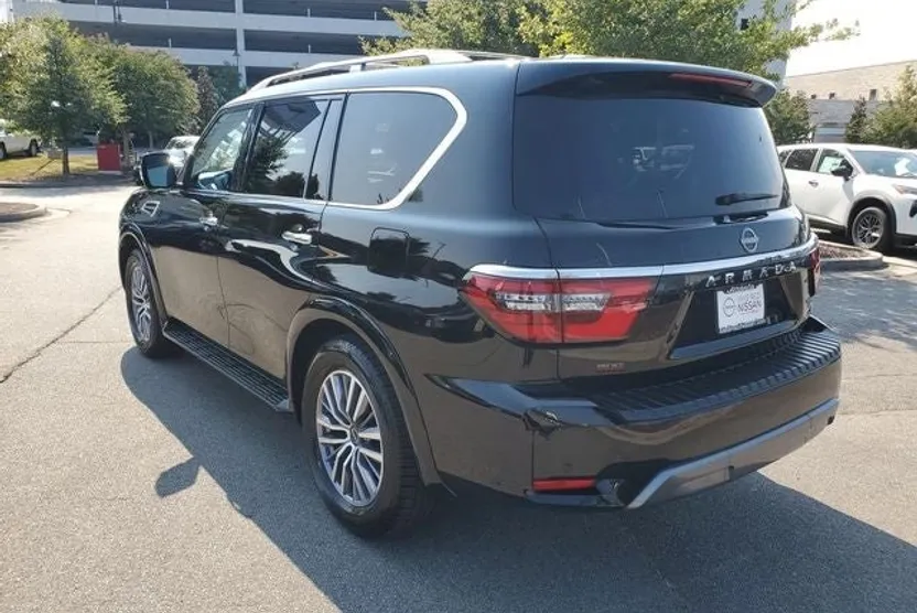 2024 Nissan Armada SL photo 1