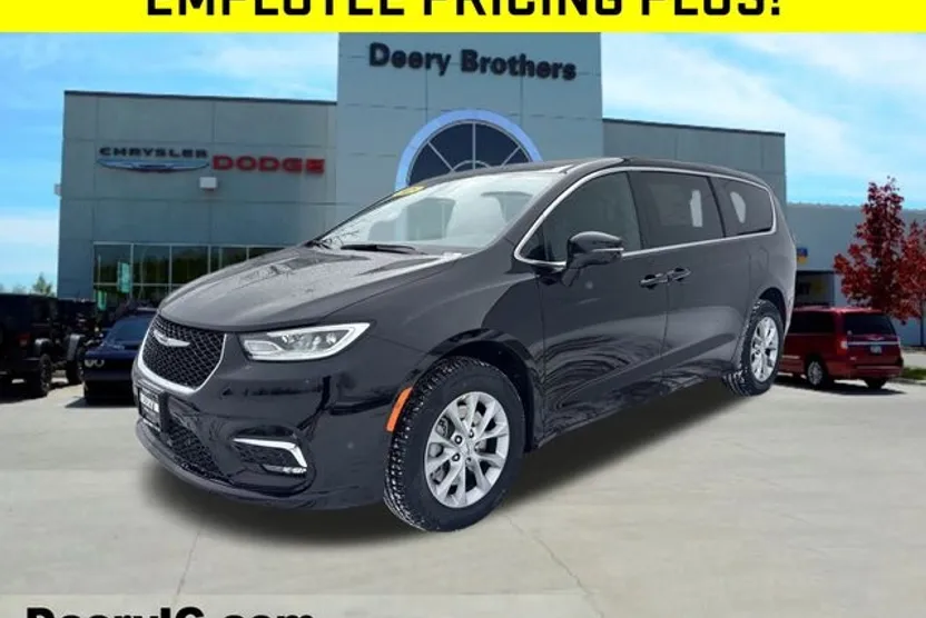 2025 Chrysler Pacifica photo 1