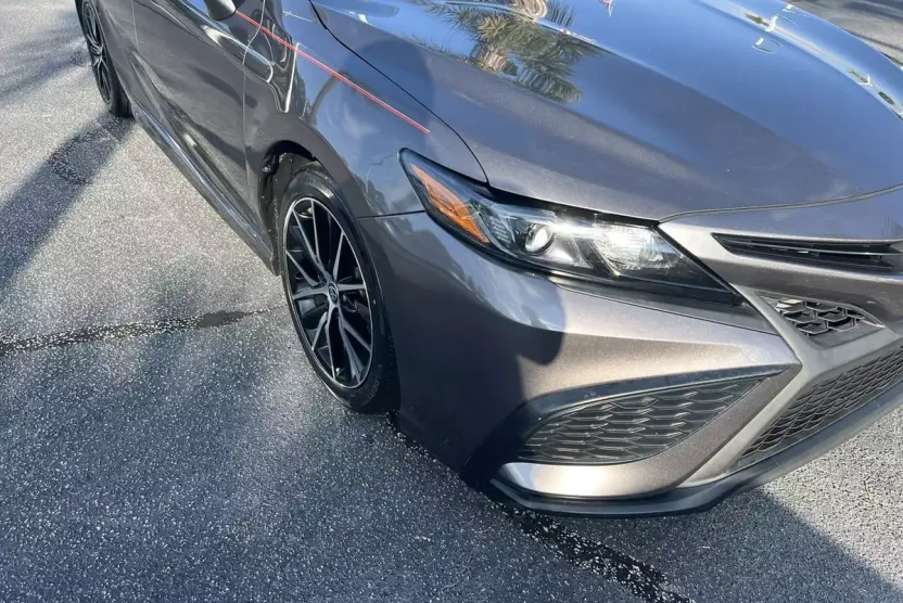 2022 Toyota Camry SE photo 1