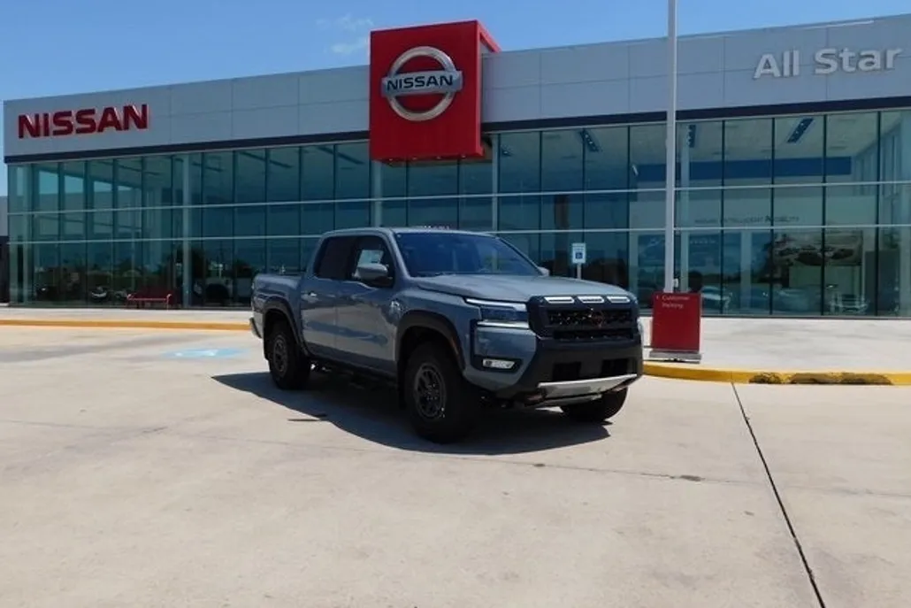 2025 Nissan Frontier Crew Cab PRO-4X photo 1