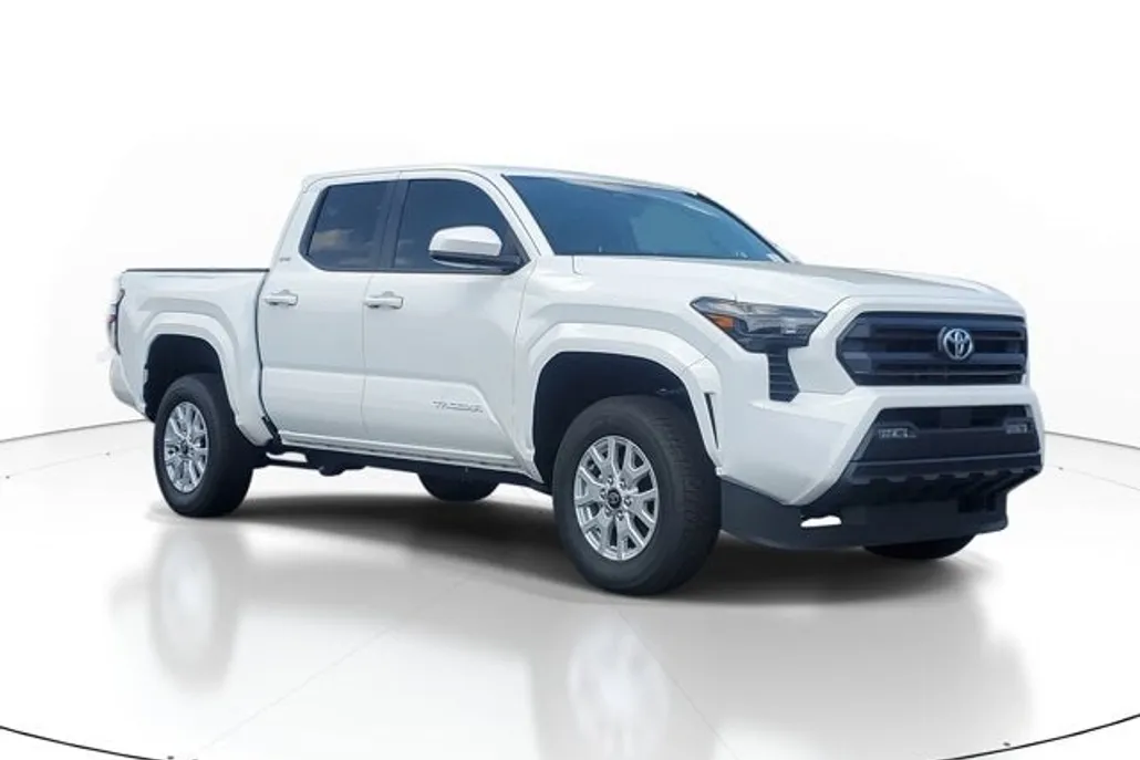 2025 Toyota Tacoma SR5 photo 1