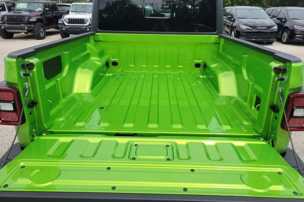 2025 Jeep Gladiator Willys photo 1
