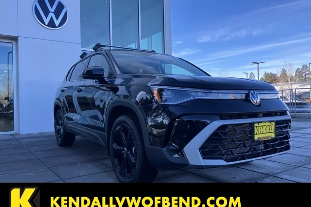 2025 Volkswagen Taos SEL photo 1
