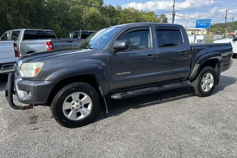 2015 Toyota Tacoma PreRunner Double Cab V6 photo 1