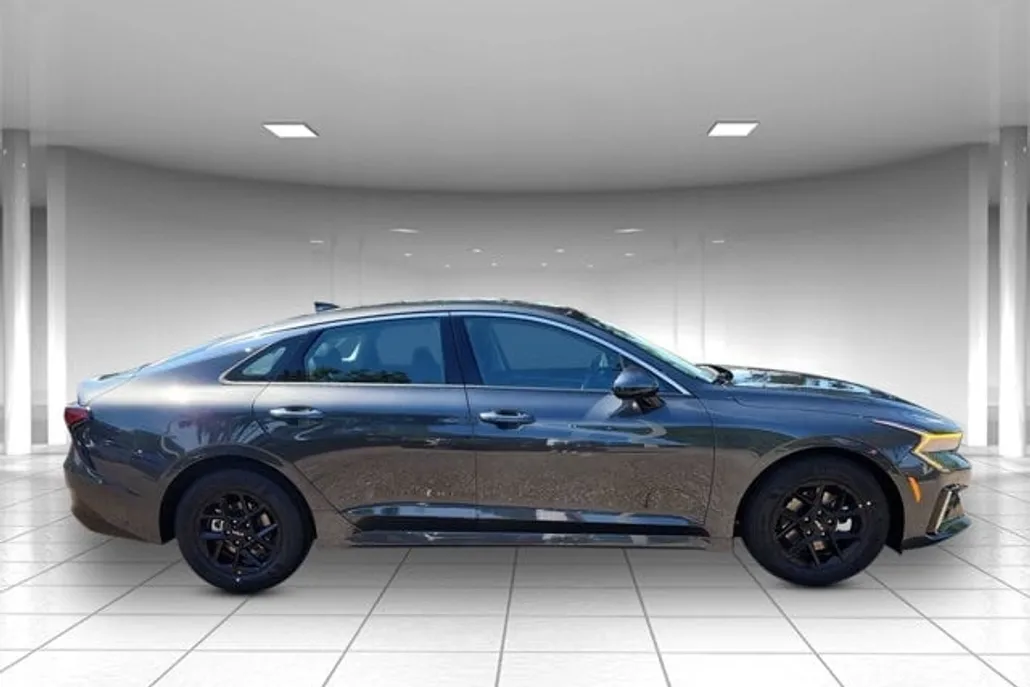 2026 Kia K5 LXS photo 1