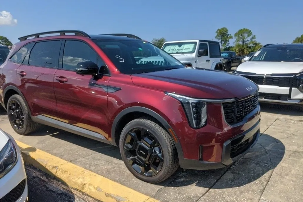 2024 Kia Sorento X-Line SX photo 1