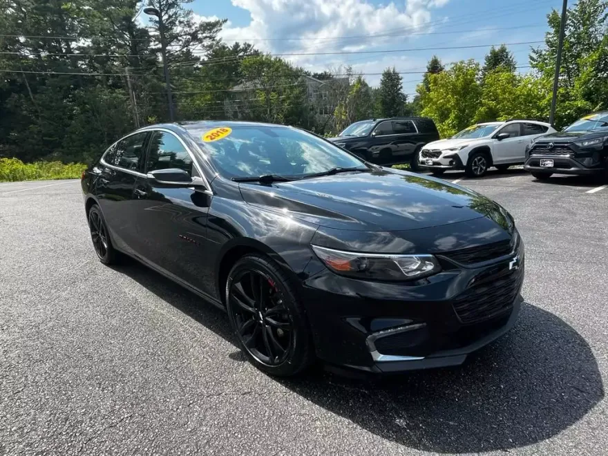 2018 Chevrolet Malibu 1LT photo 1