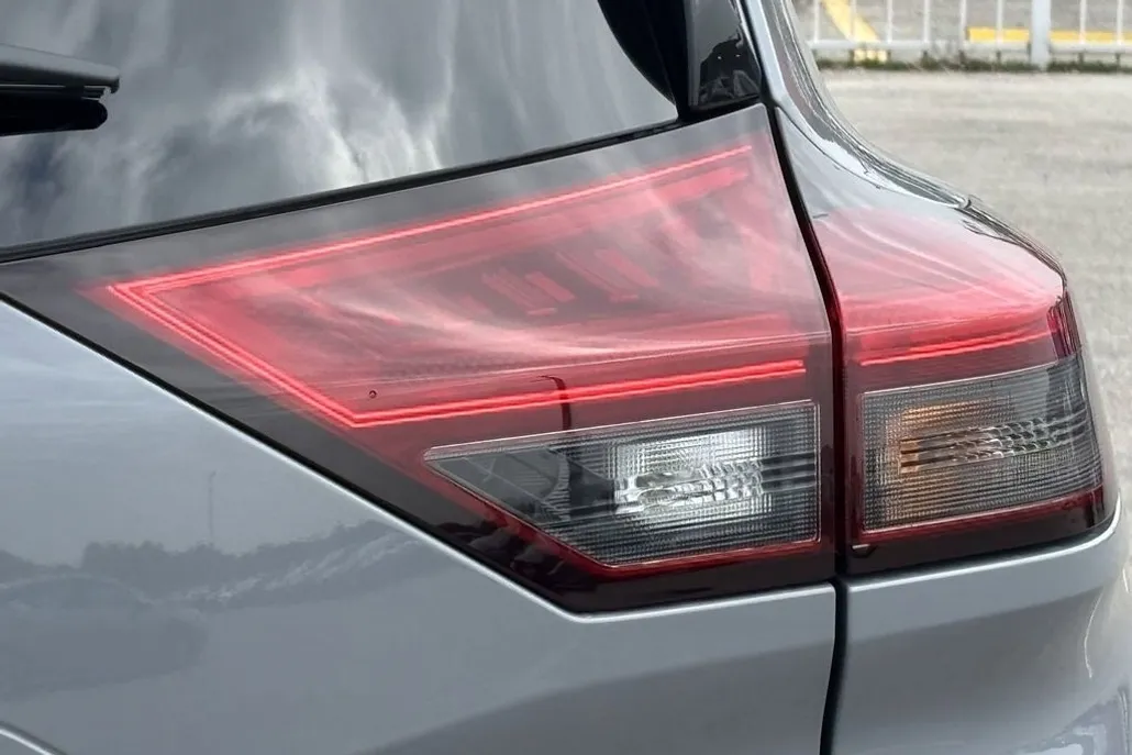 2025 Nissan Rogue Platinum photo 1