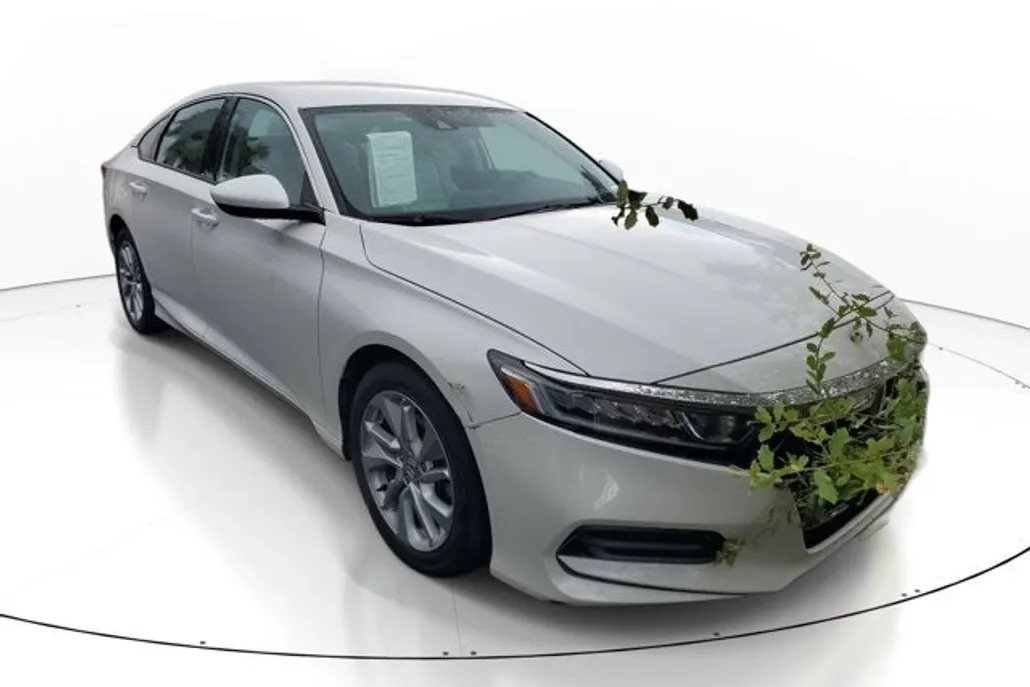 2019 Honda Accord LX 1.5T photo 1