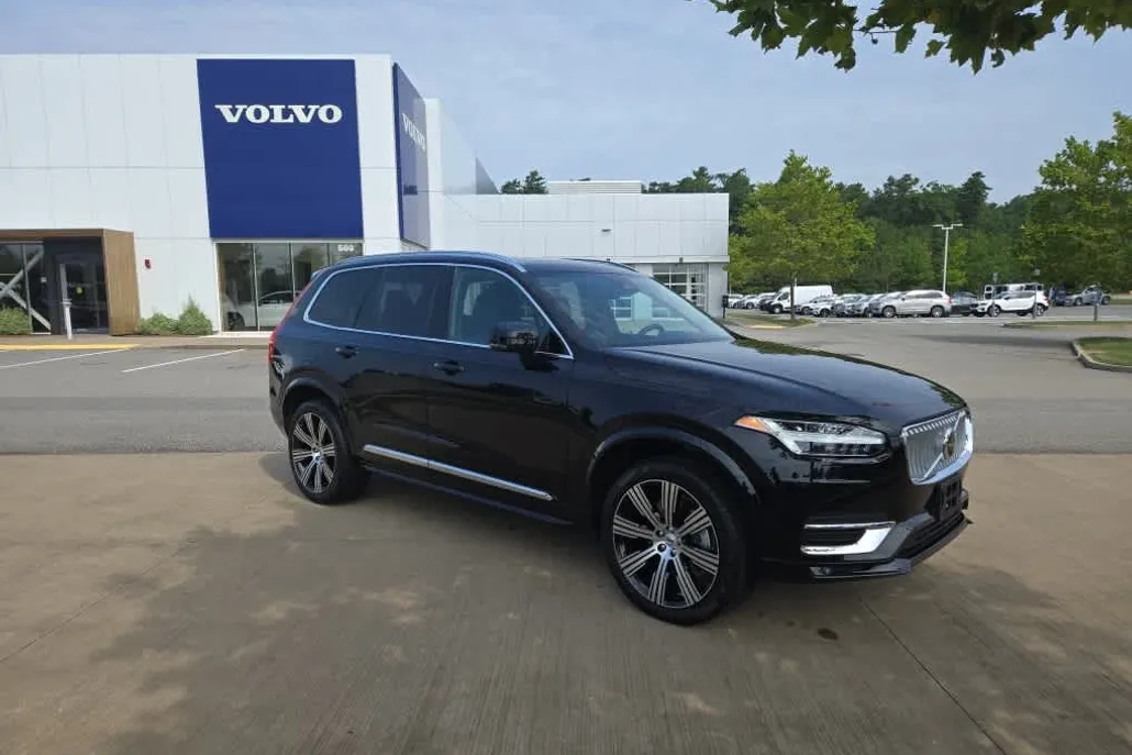 2025 Volvo XC90 photo 1