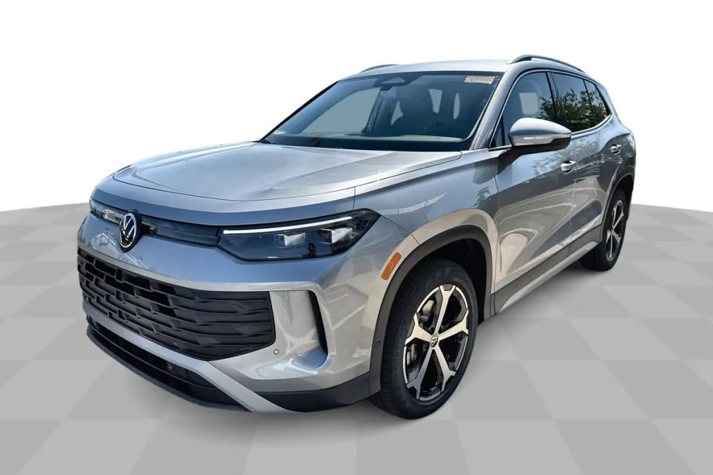 2025 Volkswagen Tiguan SE photo 1