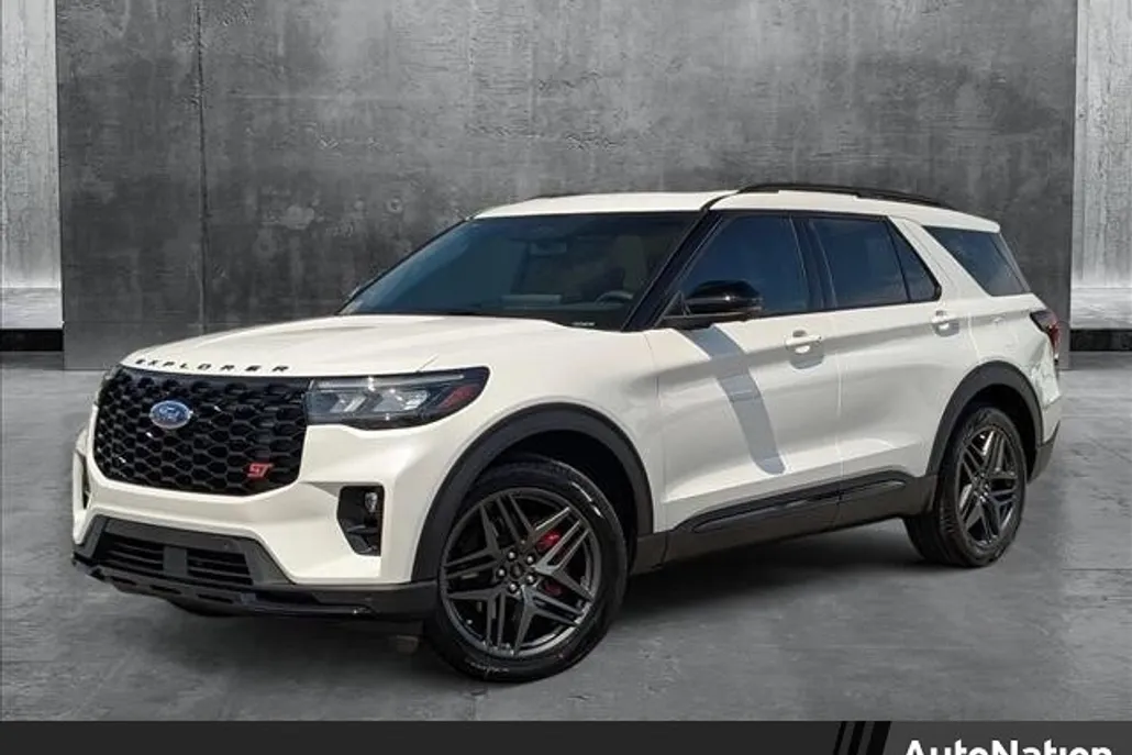 2025 Ford Explorer ST photo 1