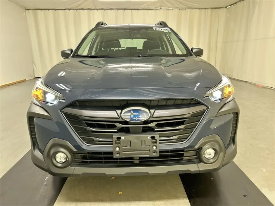 2025 Subaru Outback Base photo 1
