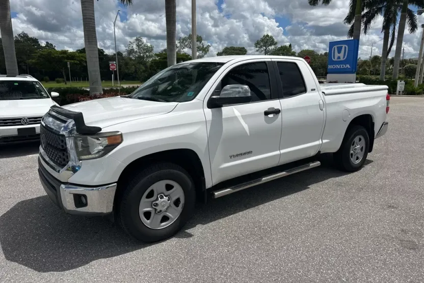 2018 Toyota Tundra SR5 photo 1