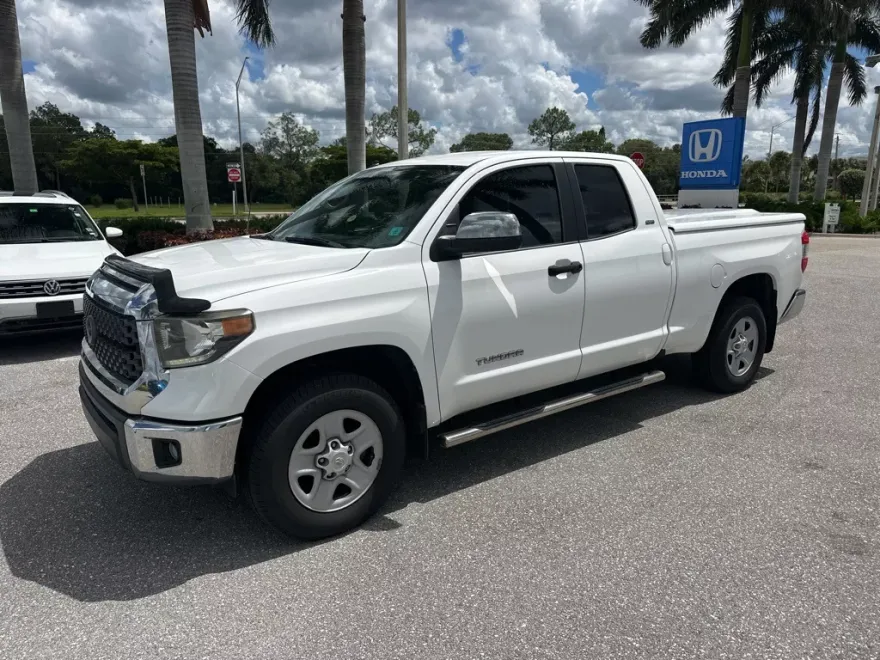 2018 Toyota Tundra SR5 photo 1