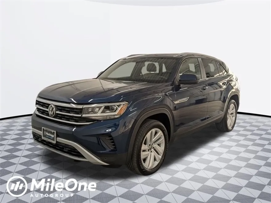 2022 Volkswagen Atlas Cross Sport V6 SE Technology photo 1