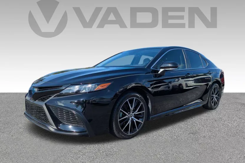 2022 Toyota Camry Hybrid SE photo 1