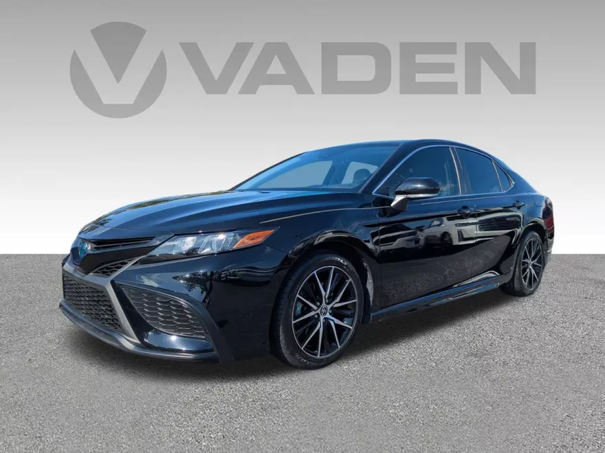 2022 Toyota Camry Hybrid SE photo 1