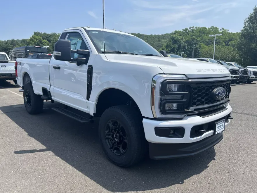2025 Ford F-350 XLT photo 1