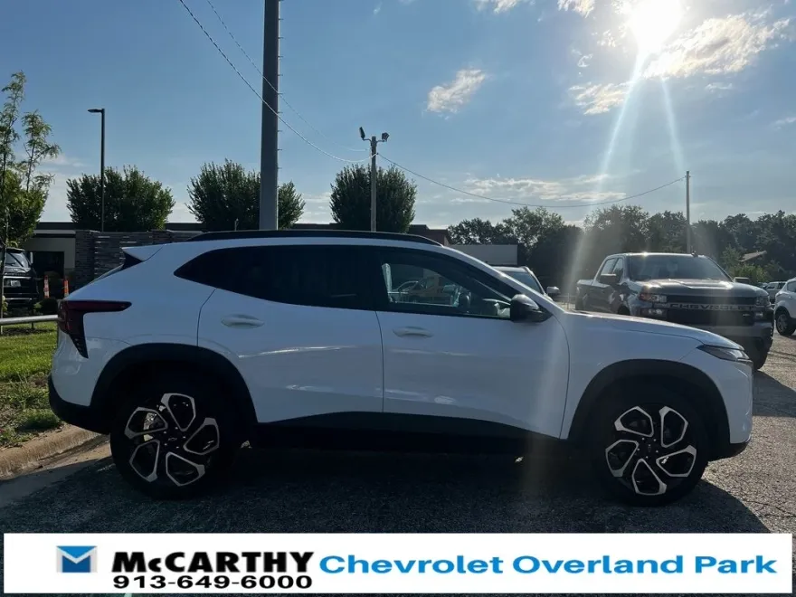 2024 Chevrolet Trax photo 1