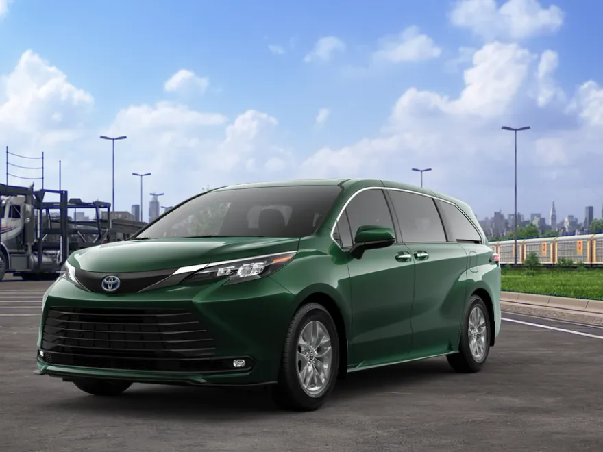 2025 Toyota Sienna XLE photo 1