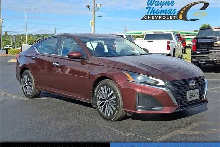 2023 Nissan Altima 2.5 SV photo 1