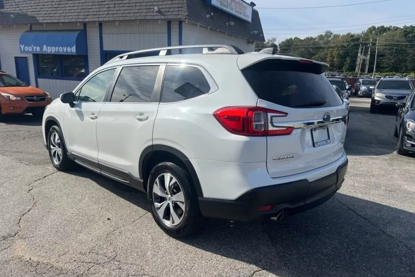 2023 Subaru Ascent Premium photo 1
