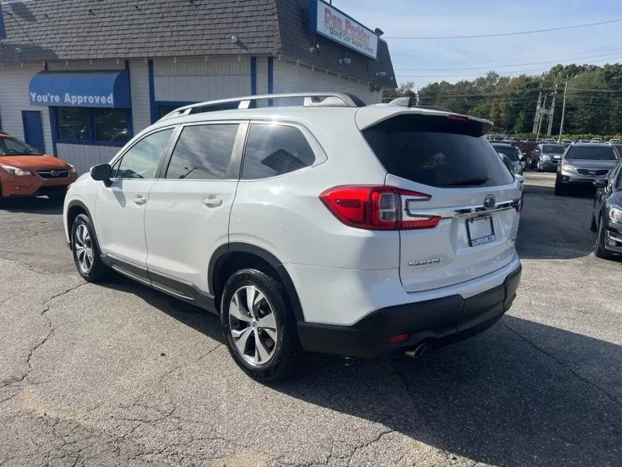 2023 Subaru Ascent Premium photo 1