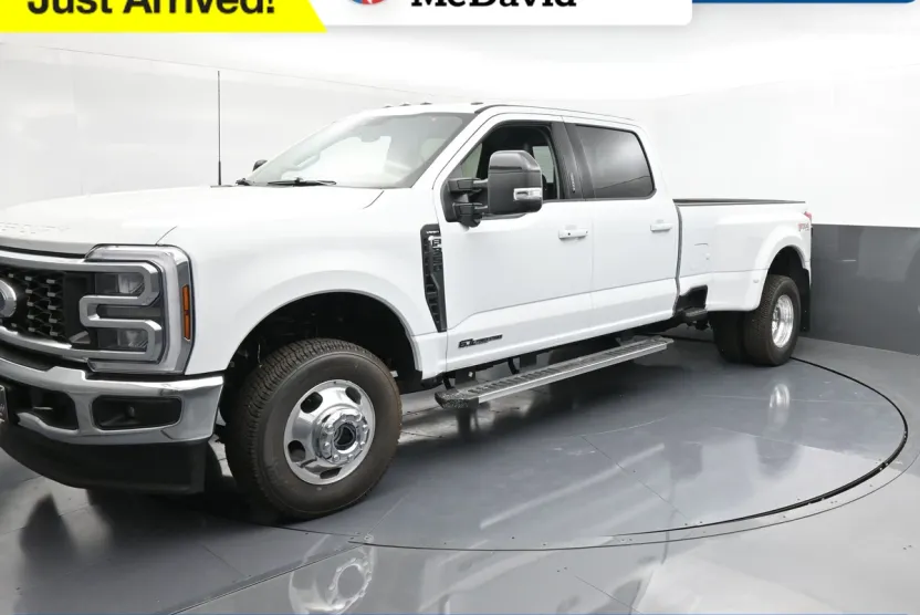 2026 Ford F-350 Lariat photo 1