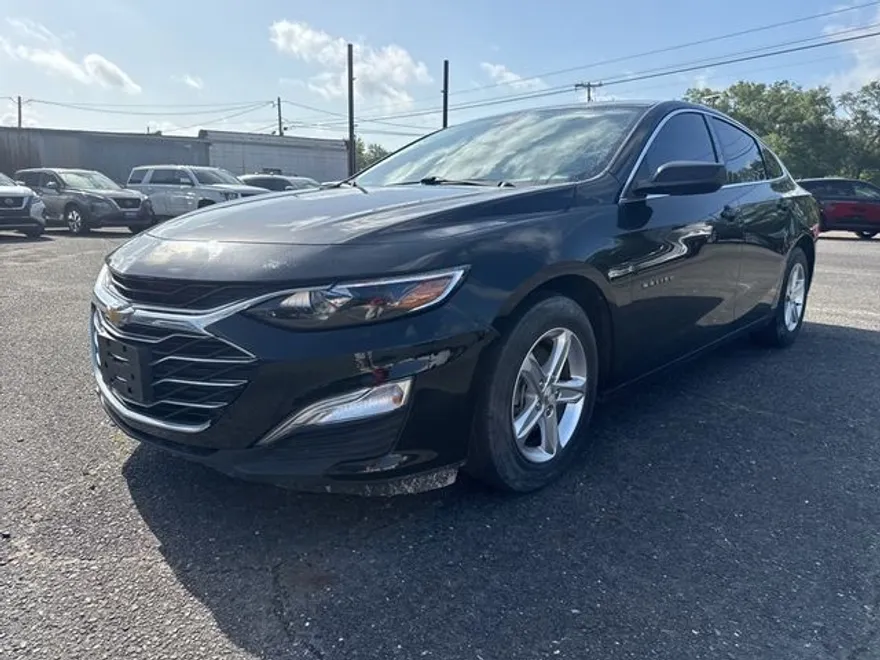 2022 Chevrolet Malibu LS photo 1
