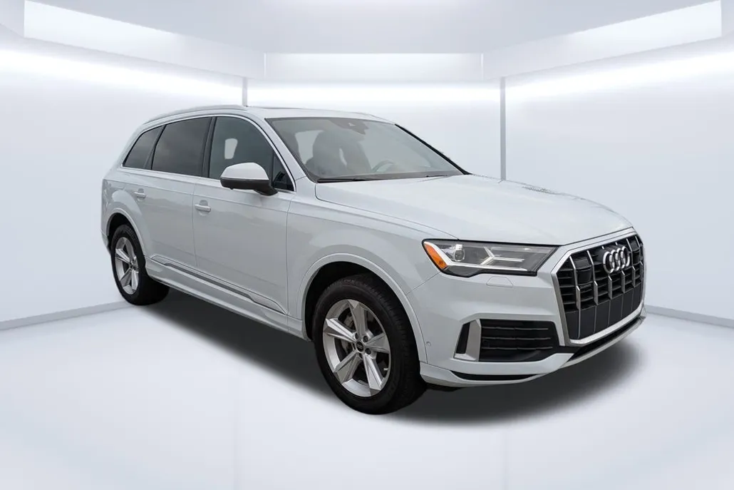 2023 Audi Q7 45 Premium Plus photo 1