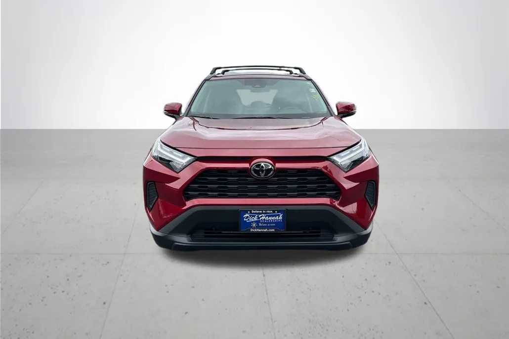 2025 Toyota RAV4 XLE photo 1