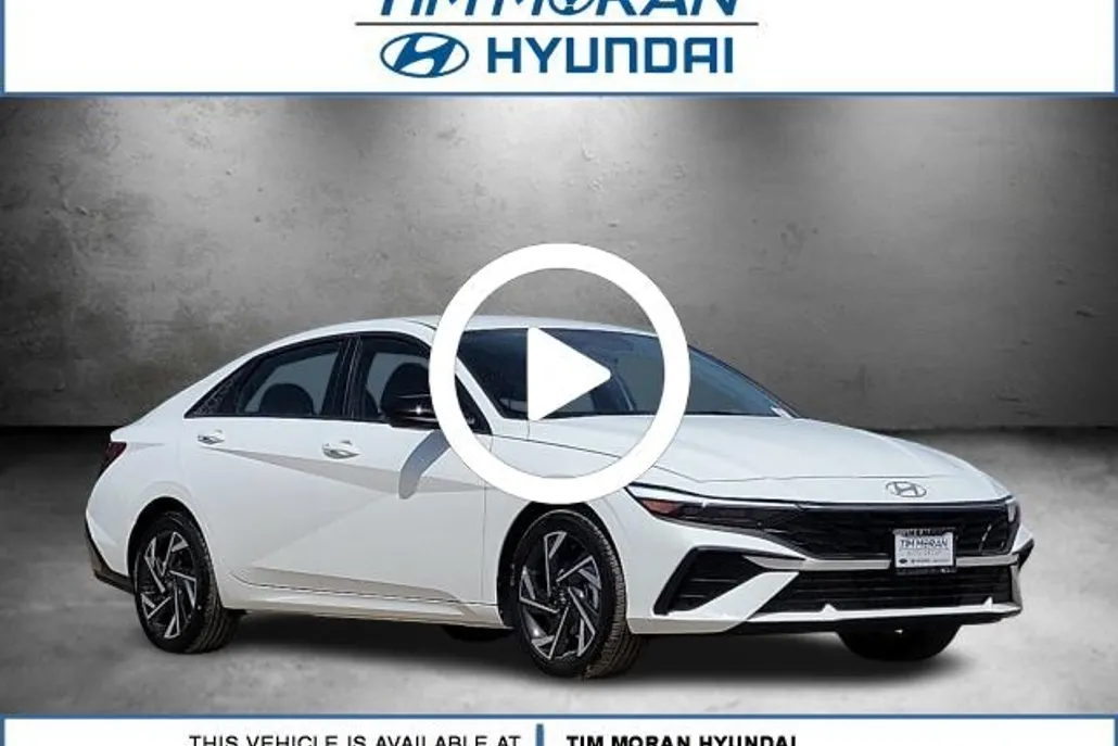 2025 Hyundai Elantra SEL Sport photo 1