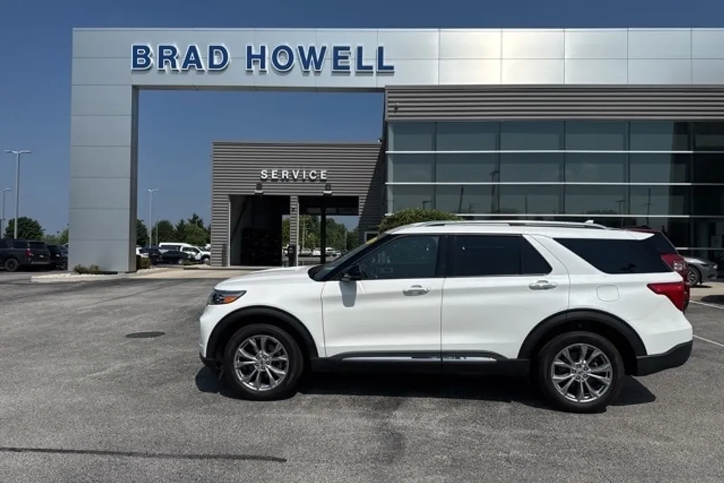 2022 Ford Explorer Limited photo 1