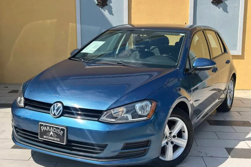 2015 Volkswagen Golf TDI S photo 1