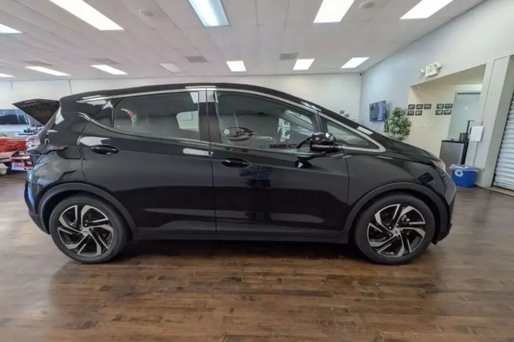 2023 Chevrolet Bolt EV 2LT photo 1