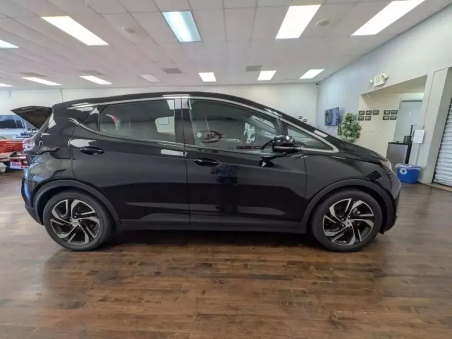 2023 Chevrolet Bolt EV 2LT photo 1