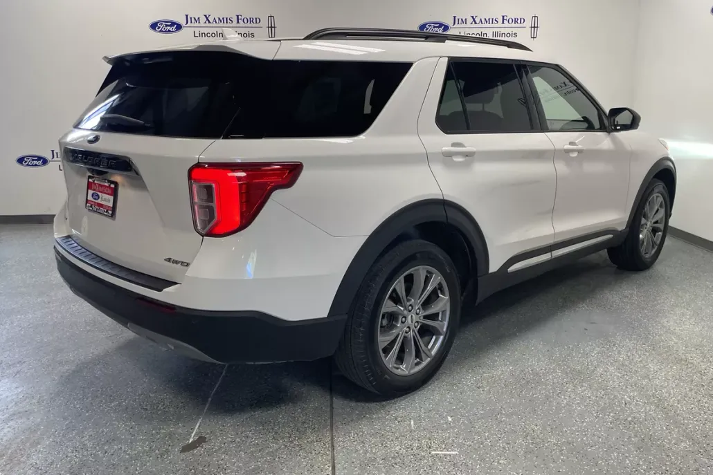 2022 Ford Explorer XLT photo 1