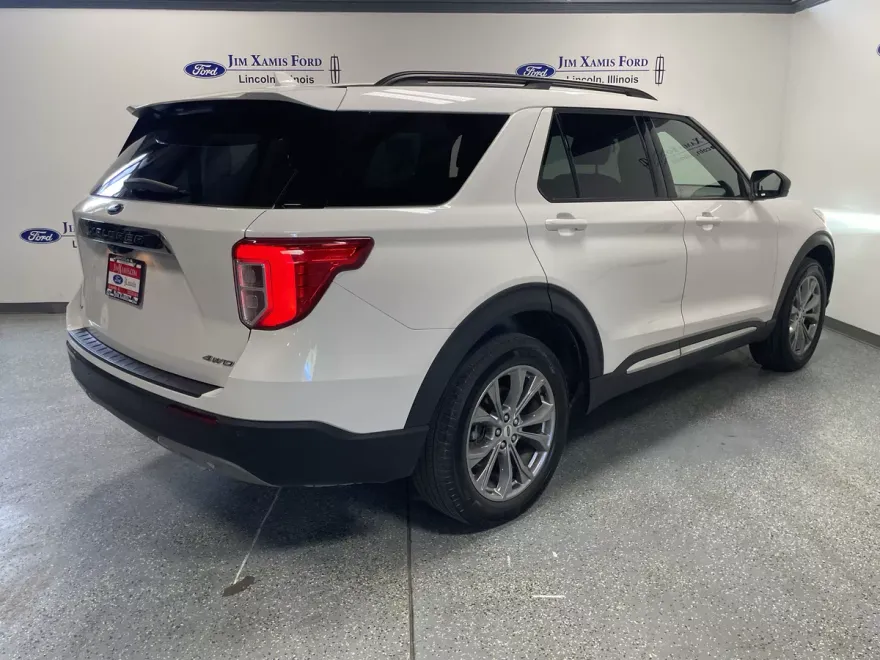 2022 Ford Explorer XLT photo 1