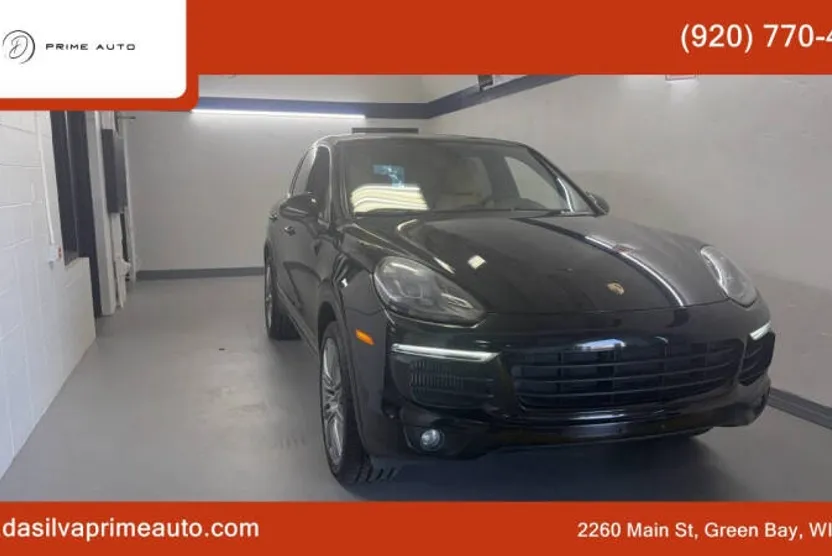 2016 Porsche Cayenne S photo 1