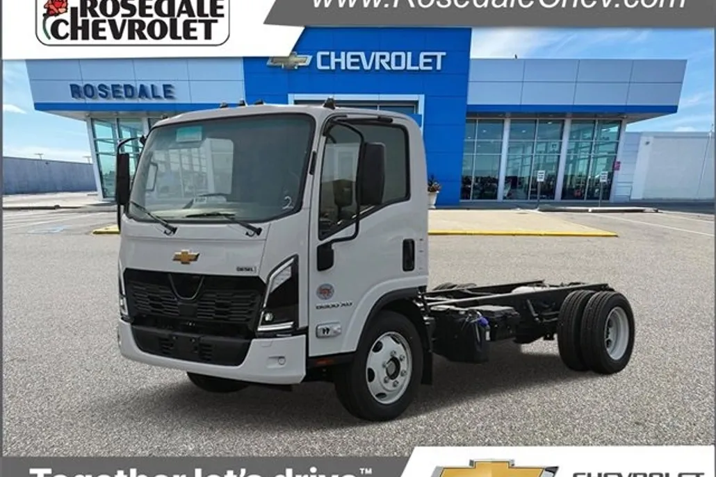 2025 Chevrolet Silverado photo 1