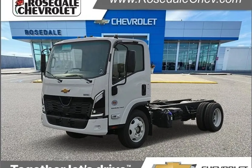 2025 Chevrolet Silverado photo 1