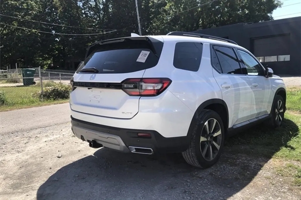 2023 Honda Pilot Elite photo 1