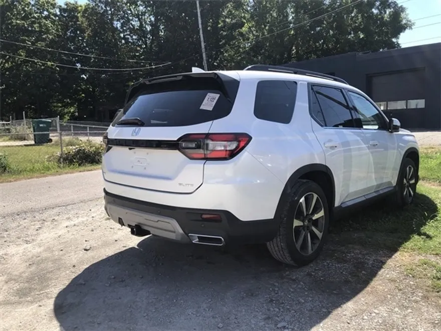 2023 Honda Pilot Elite photo 1