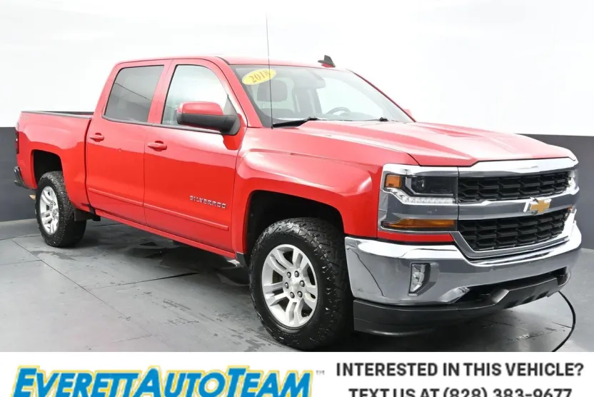 2018 Chevrolet Silverado 1500 LT photo 1
