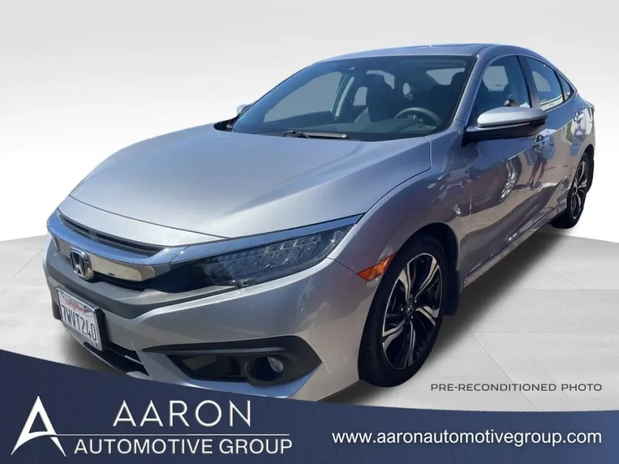 2017 Honda Civic Touring photo 1