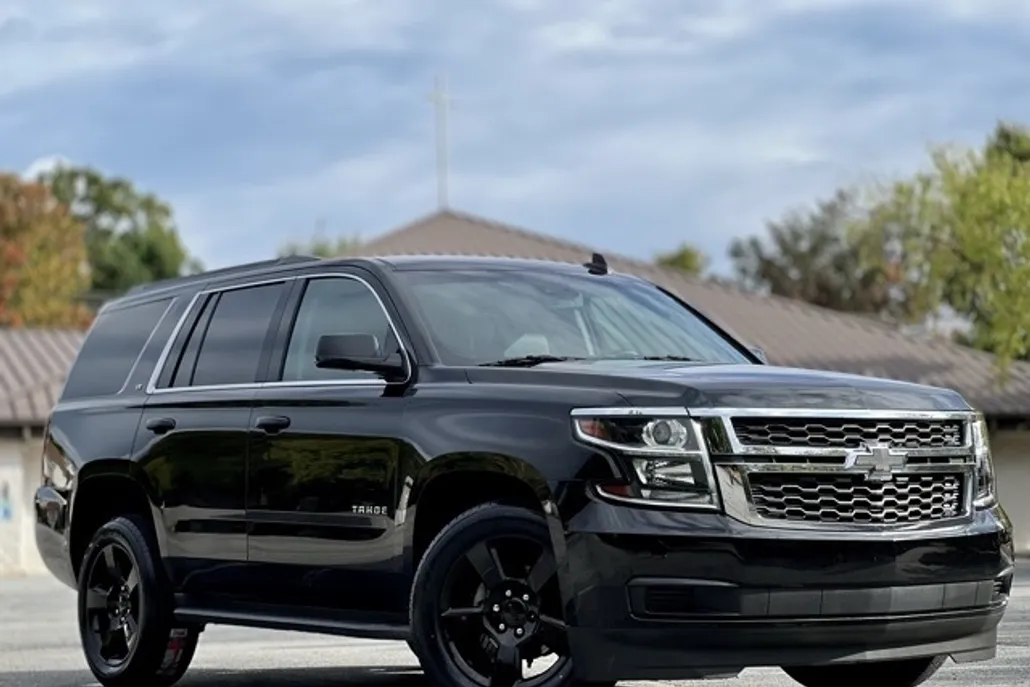 2018 Chevrolet Tahoe LT photo 1