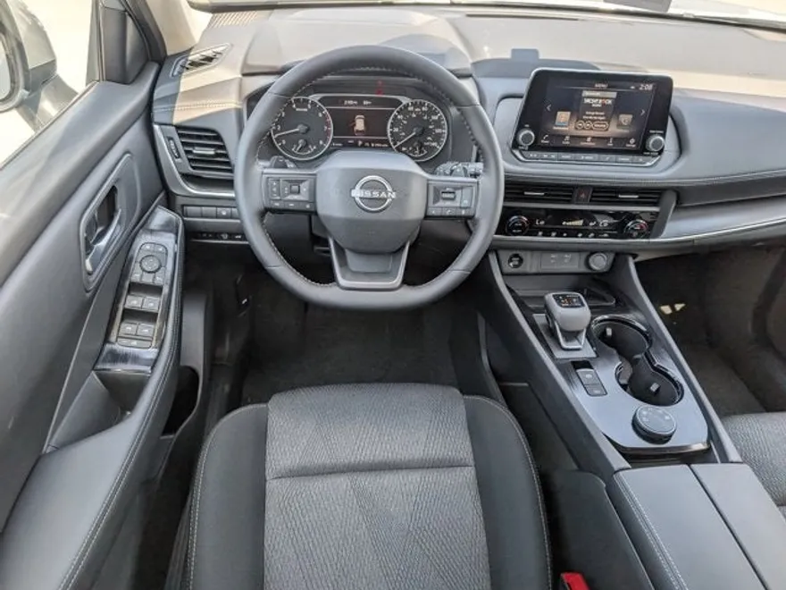 2026 Nissan Rogue SV photo 1