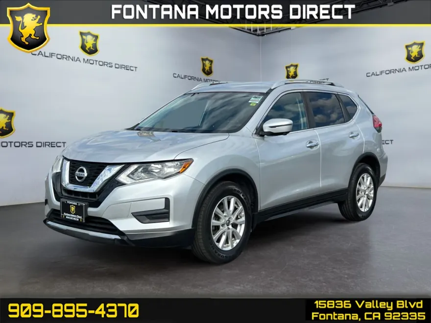 2017 Nissan Rogue SV photo 1